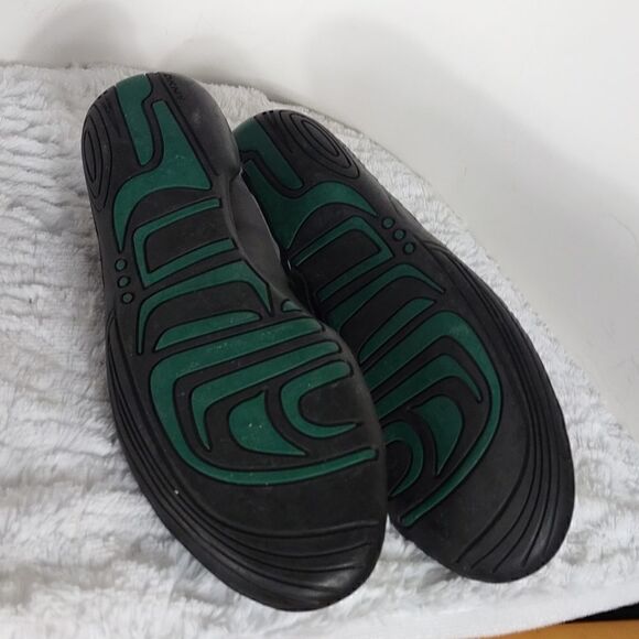 DKNY Animal Print MaryJane Woman's Flats - Picture 5 of 7